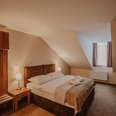 索里斯科酒店 4*